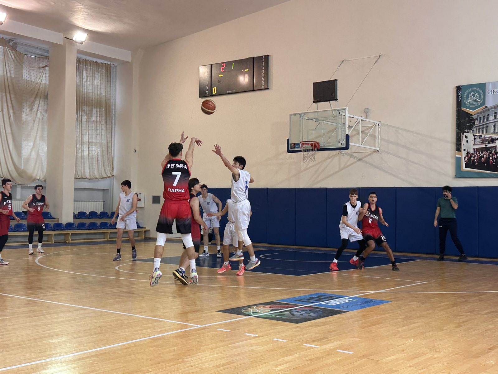 Първа ЕГ и МГ „Д-р Петър Берон“ ще представят Варна на финали от ученически игри 2024/2025 г. по баскетбол юноши и шахмат за VIII-X клас
